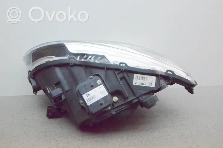 Volvo V60 Lampa przednia 31420262