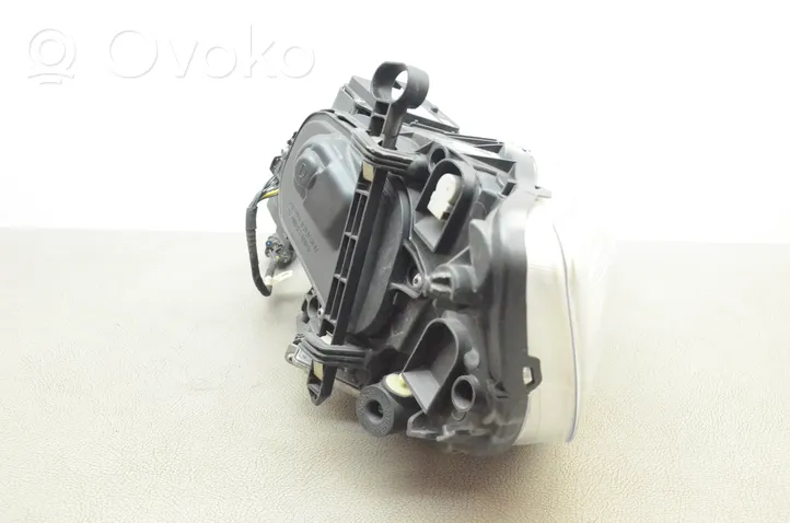 Volvo V60 Lampa przednia 31420262