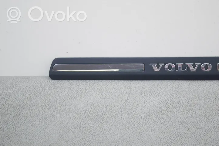 Volvo V60 Muu kynnyksen/pilarin verhoiluelementti 8659960
