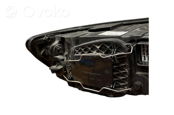 Volvo V50 Lampa przednia 31265694