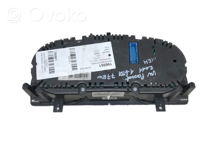 Volkswagen PASSAT B7 Speedometer (instrument cluster) 3AA920870A