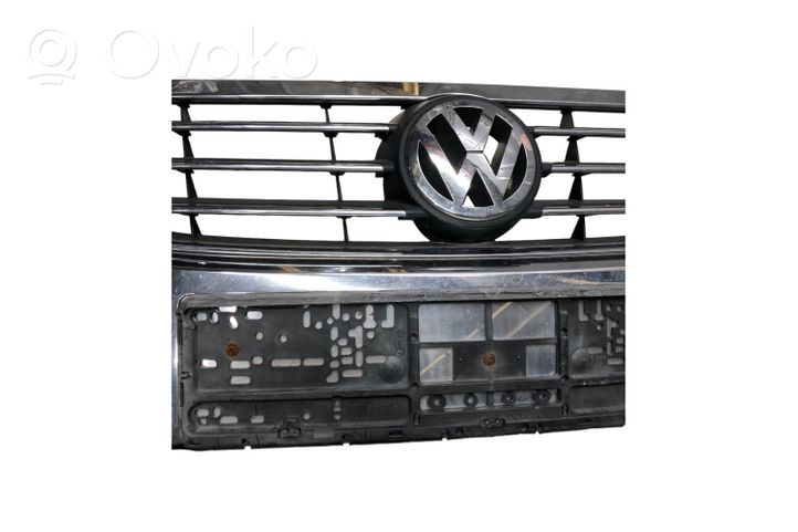Volkswagen Touran I Etupuskurin ylempi jäähdytinsäleikkö 1T0853651GM