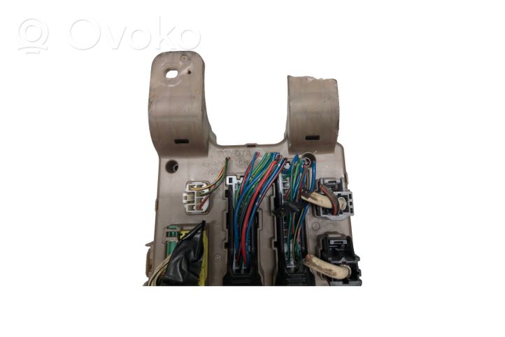 Toyota Corolla E120 E130 Module de fusibles 8264102050