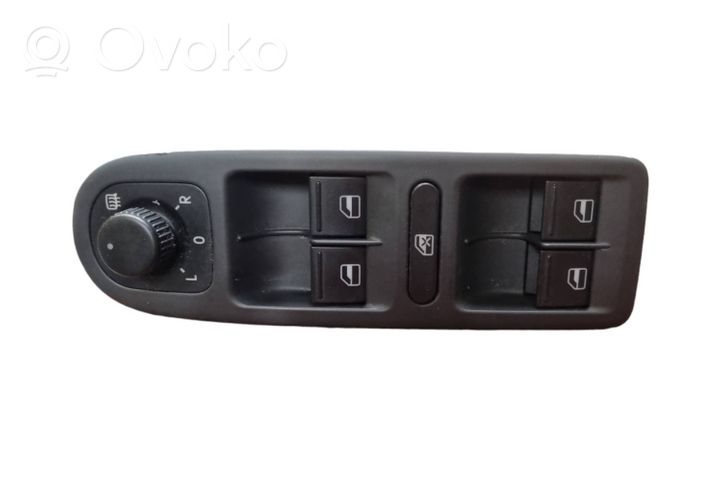 Volkswagen Golf VI Interrupteur commade lève-vitre 5K0867255A