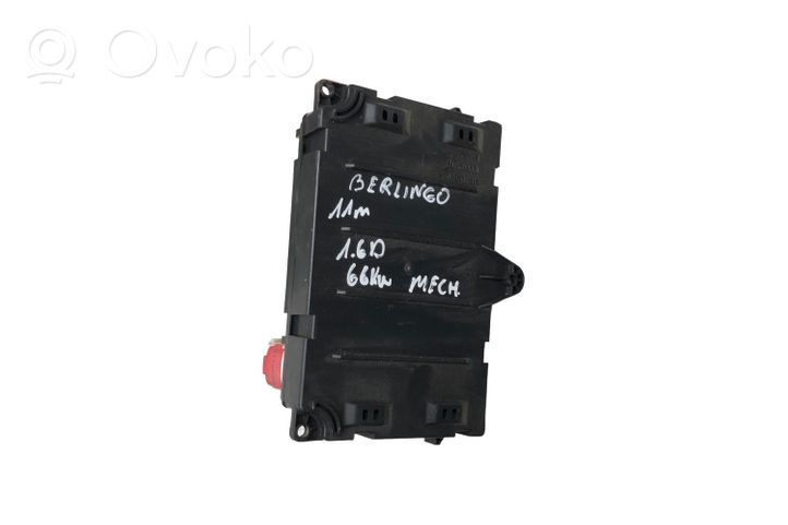 Citroen Berlingo Module de fusibles S180085003E