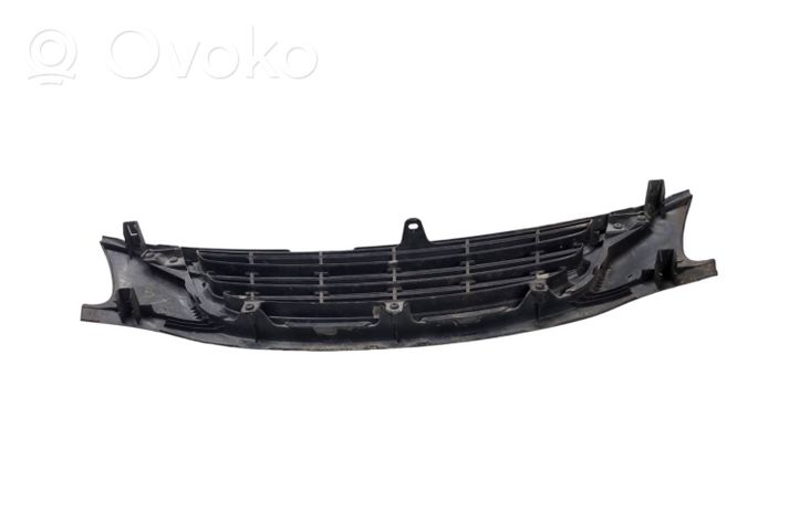 Toyota Avensis T220 Oberes Gitter vorne 5311105030F