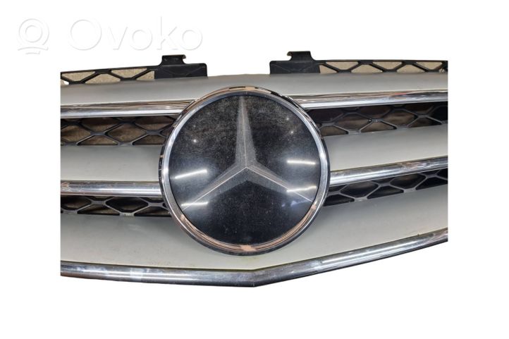 Mercedes-Benz R W251 Maskownica / Grill / Atrapa górna chłodnicy A2518880223