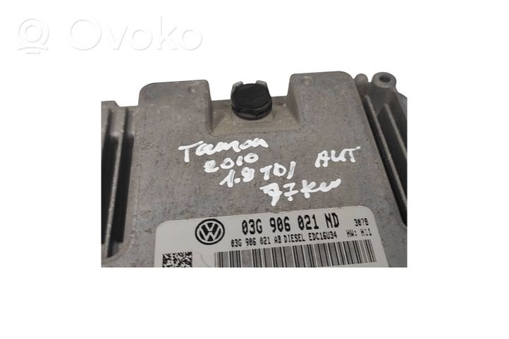 Volkswagen Touran I Calculateur moteur ECU 03G906021ND