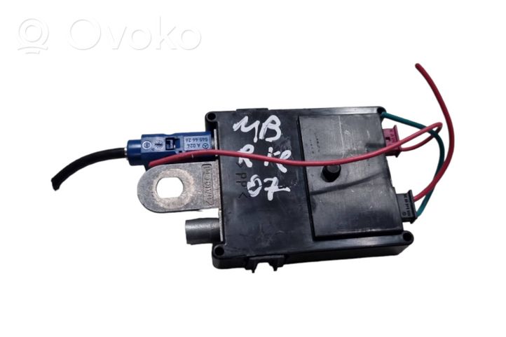 Mercedes-Benz R W251 Antennenverstärker Signalverstärker A1648701589