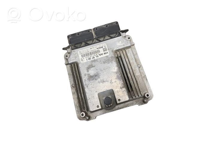 Volkswagen PASSAT B8 Dzinēja vadības bloks 04L907309P