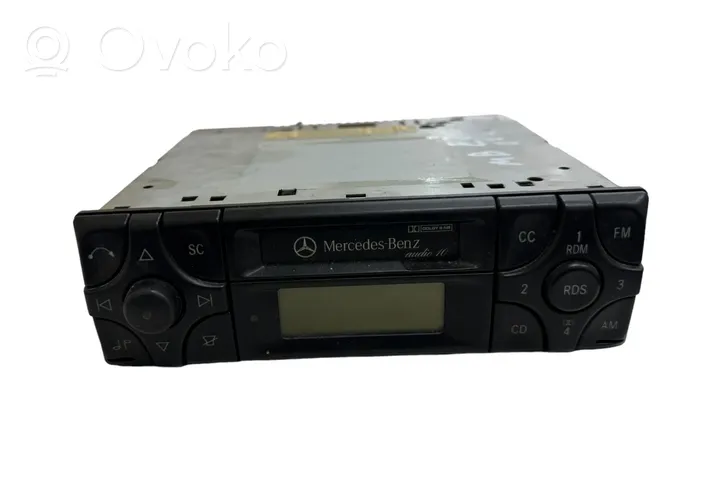 Mercedes-Benz CLK A208 C208 Radio/CD/DVD/GPS-pääyksikkö A2108200986