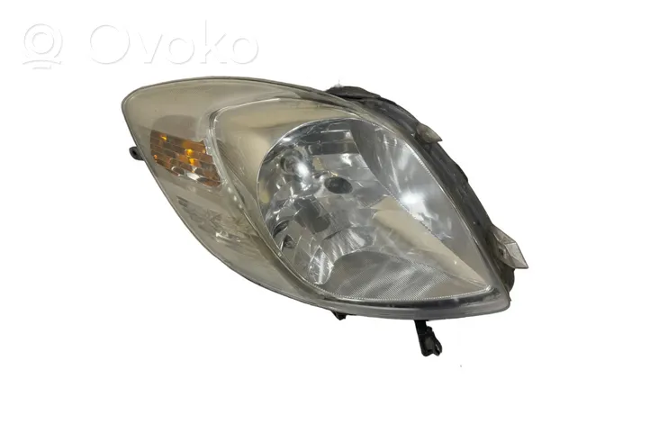 Toyota Yaris Lampa przednia 811500D120