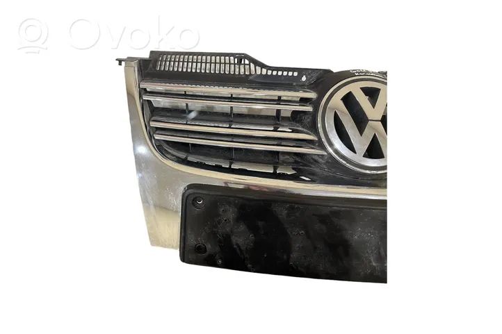 Volkswagen Golf V Griglia superiore del radiatore paraurti anteriore 1K5853653C