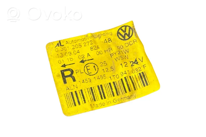 Volkswagen Touran I Lampa przednia 1T0941032F