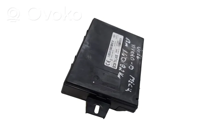 Opel Vivaro Unité de commande, module ECU de moteur 284B10847R