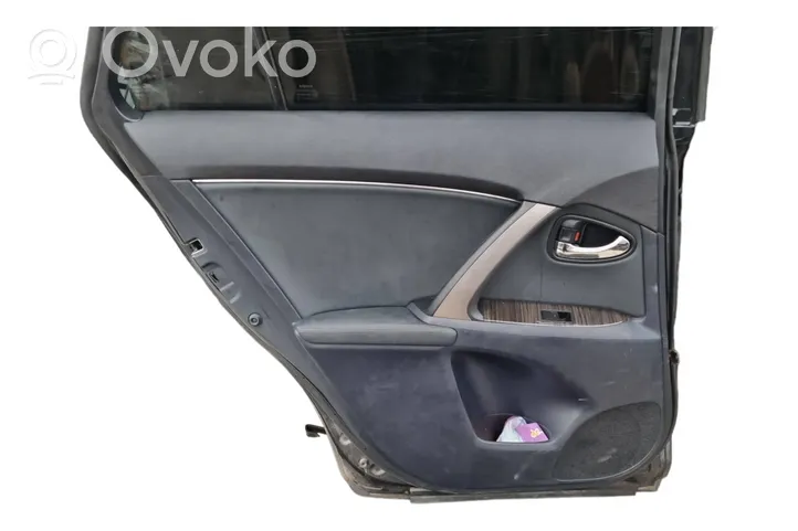 Toyota Avensis T270 Aizmugurējās durvis 