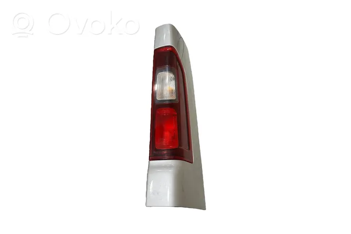 Opel Vivaro Lampa tylna 265A15018R