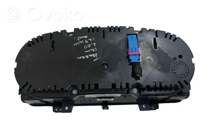 Volkswagen Touran II Speedometer (instrument cluster) 1T0920885E