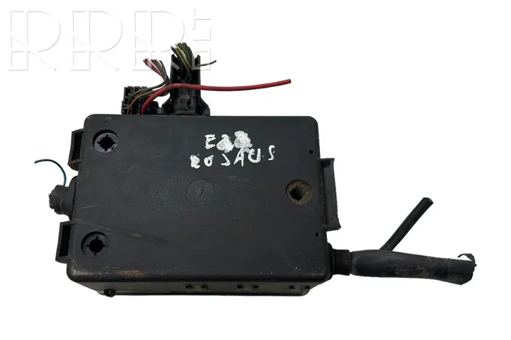 BMW 5 E28 Module de fusibles 13746132