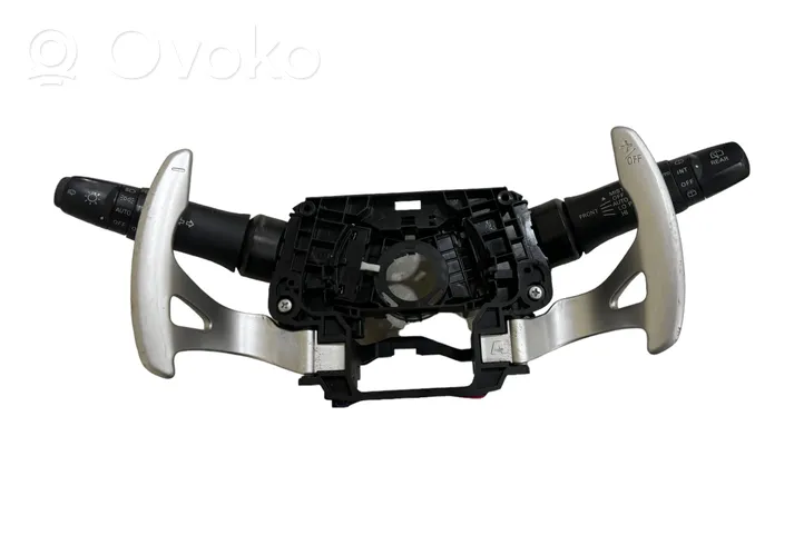 Mitsubishi Outlander Leva/interruttore dell’indicatore di direzione e tergicristallo 8617A013