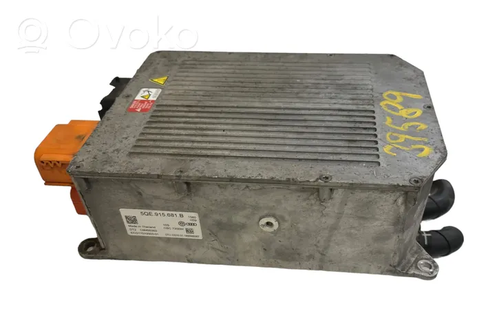 Volkswagen Golf VII Voltage converter inverter 5QE915681B