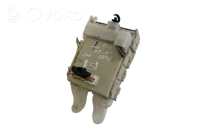 Toyota Auris 150 Module de fusibles 8273002130A