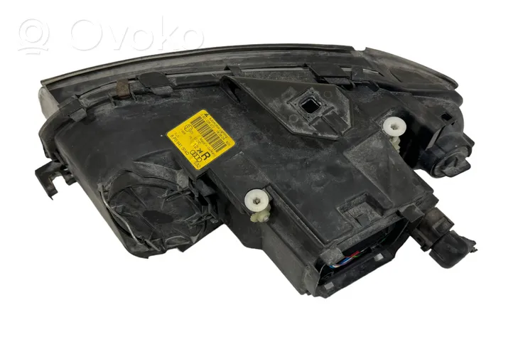 Audi A3 S3 8P Lampa przednia 8P0941004D