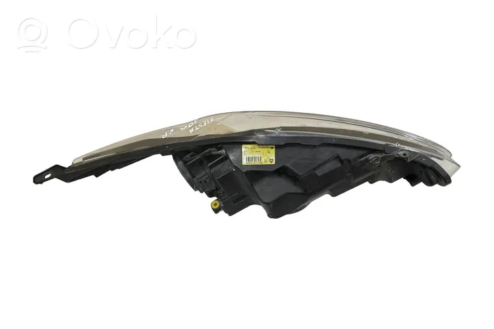 Ford Fiesta Lampa przednia 8A6113W030AG