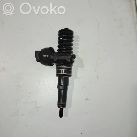 038130073B Audi A4 S4 B7 8E 8H Fuel injector, 40.00 € RRR