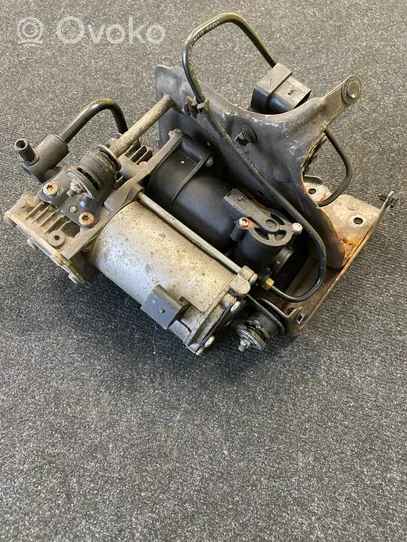 Mercedes-Benz S W222 Ilmajousituksen kompressoripumppu A0993200104