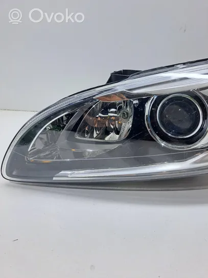 Volvo S60 Lampa przednia 31698828