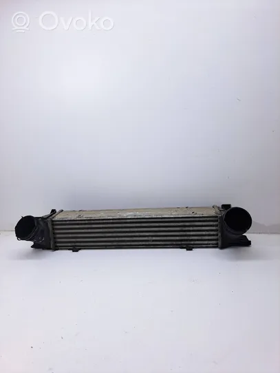 BMW 3 E90 E91 Starpdzesētāja radiators 7524916