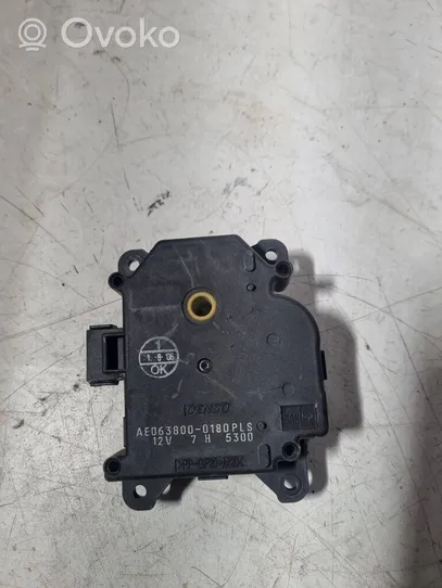 Toyota Yaris Moteur / actionneur de volet de climatisation AE0638000180