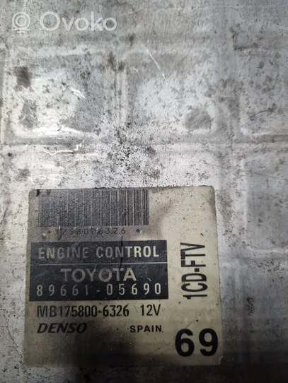 Toyota Avensis T220 Centralina/modulo del motore 8966105690