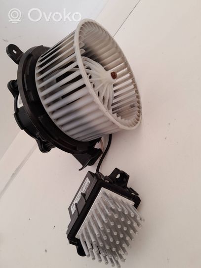 Opel Astra J Ventola riscaldamento/ventilatore abitacolo U7253002