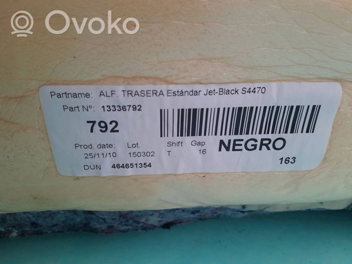 Opel Meriva B Wykładzina podłogowa tylna 13336792