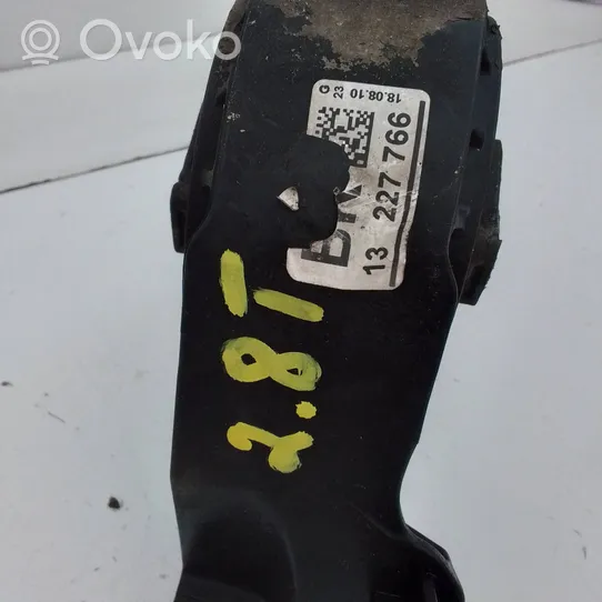 Opel Insignia A Gearbox mount 13227766