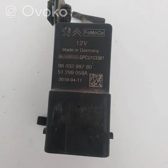 Opel Grandland X Glow plug pre-heat relay 9803299780