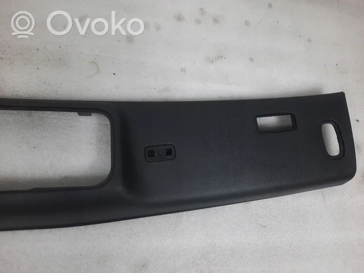 Volkswagen Eos Rivestimento della console di illuminazione installata sul rivestimento del tetto 1Q0867390