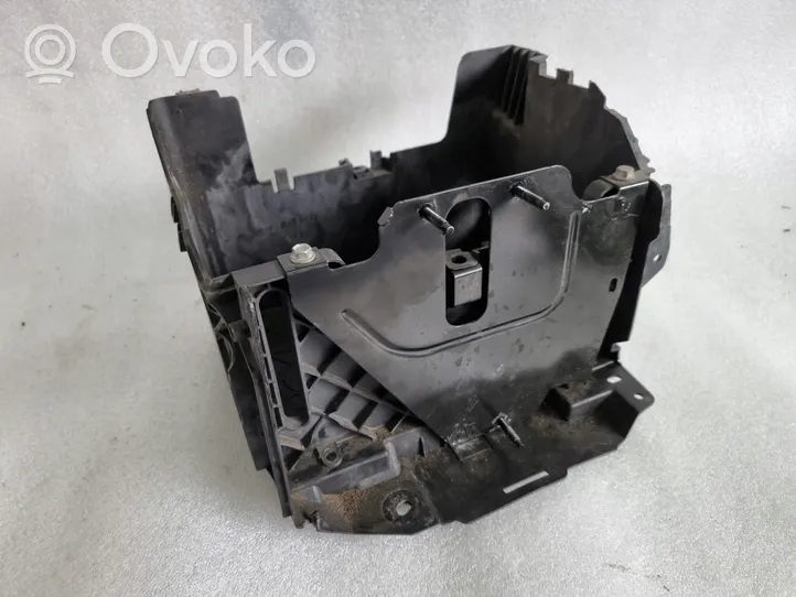 Renault Megane III Boîte de batterie 244460002R