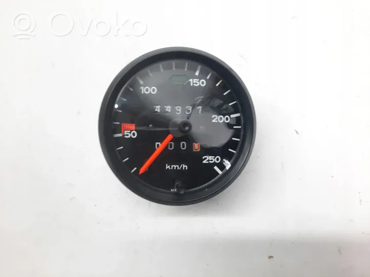 Porsche 924 Compteur de vitesse tableau de bord 67127067