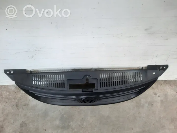 Volkswagen Tiguan Maskownica / Grill / Atrapa górna chłodnicy 5N0853651