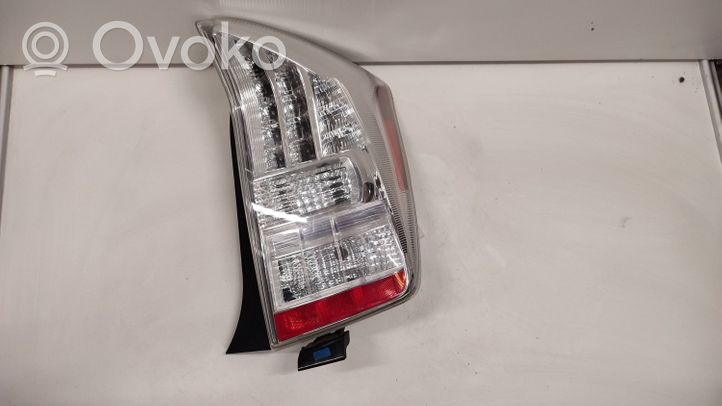 Toyota Prius (XW30) Lampa przednia 4736R