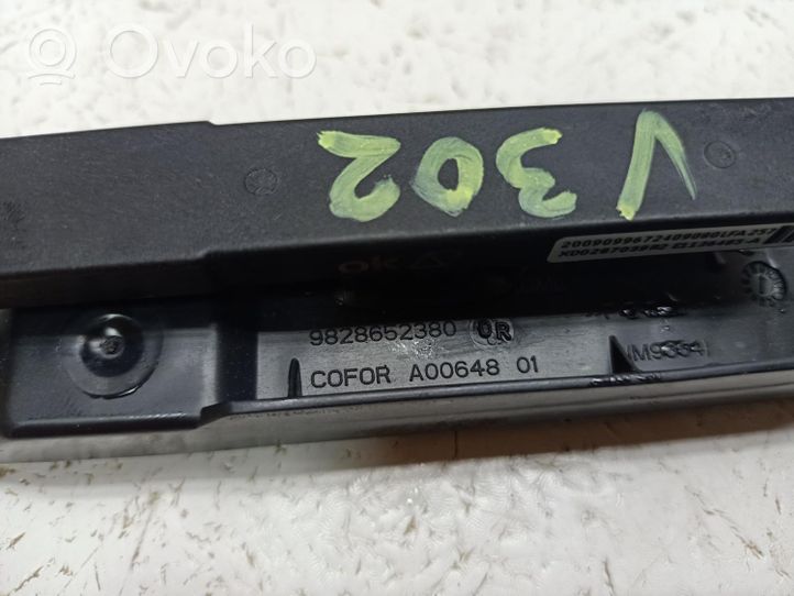 Peugeot 2008 II Antenna control unit 9828652380