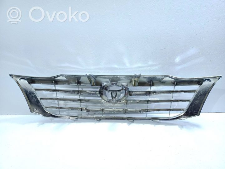 Toyota Hilux (AN10, AN20, AN30) Maskownica / Grill / Atrapa górna chłodnicy 81P105-2