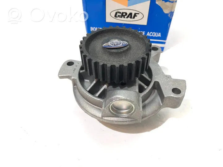 Audi 100 S4 C4 Pompe de circulation d'eau 054121004