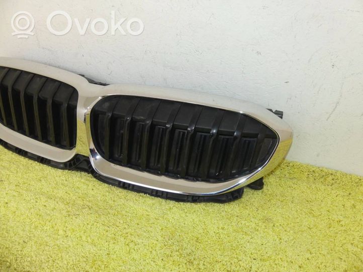 BMW 3 G20 G21 Grille calandre supérieure de pare-chocs avant 5a22c60