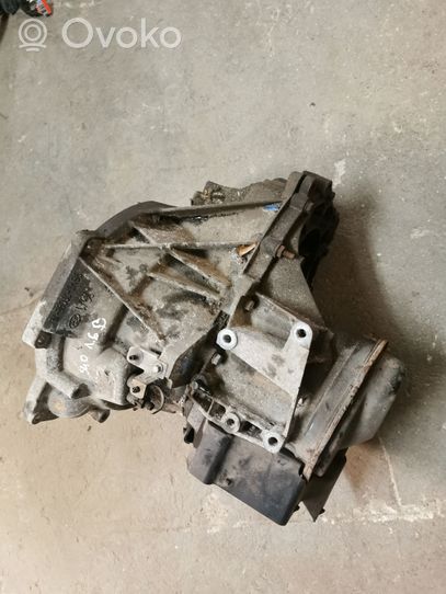 Volvo S40 Mechaninė 5 pavarų dėžė 98WT7F096AC