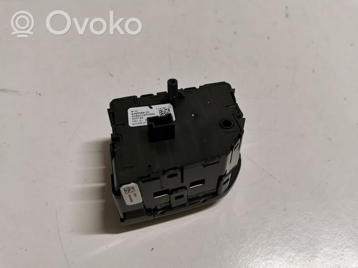 BMW X5 G05 Pakabos valdymo blokas 9495369