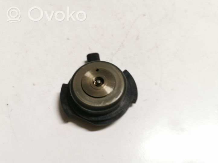 BMW X1 F48 F49 Paskirstymo velenėlio adaptacijos vožtuvas (vanos vožtuvas) 7614288